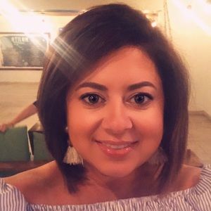 Meet your Posher, Elizabeth